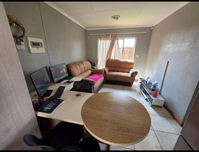 3 BEDROOM APARTMENT FOR SALE IN THE ORCHARDS